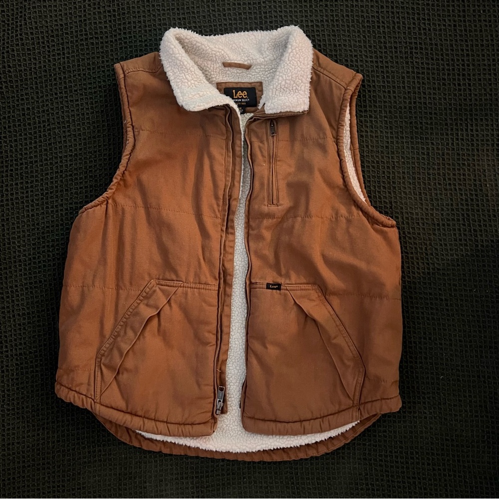 Lee Sherpa Lined Vest | size M | like new